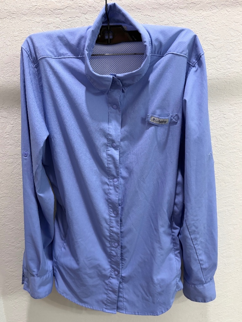 Women’s Columbia outdoor shirt medium
